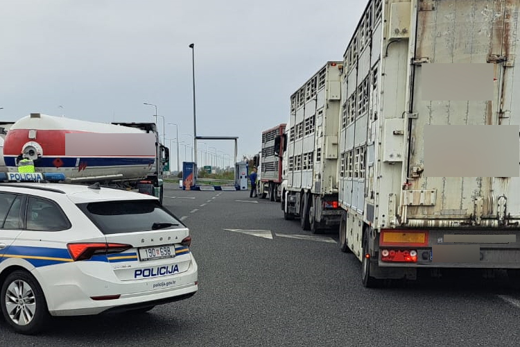 Slika /PU_ZG/slike/PUZ/2025/LISTOPAD/NADZOR TERETNIH VOZILA I AUTOBUSA 23-10/slika 1-1.png